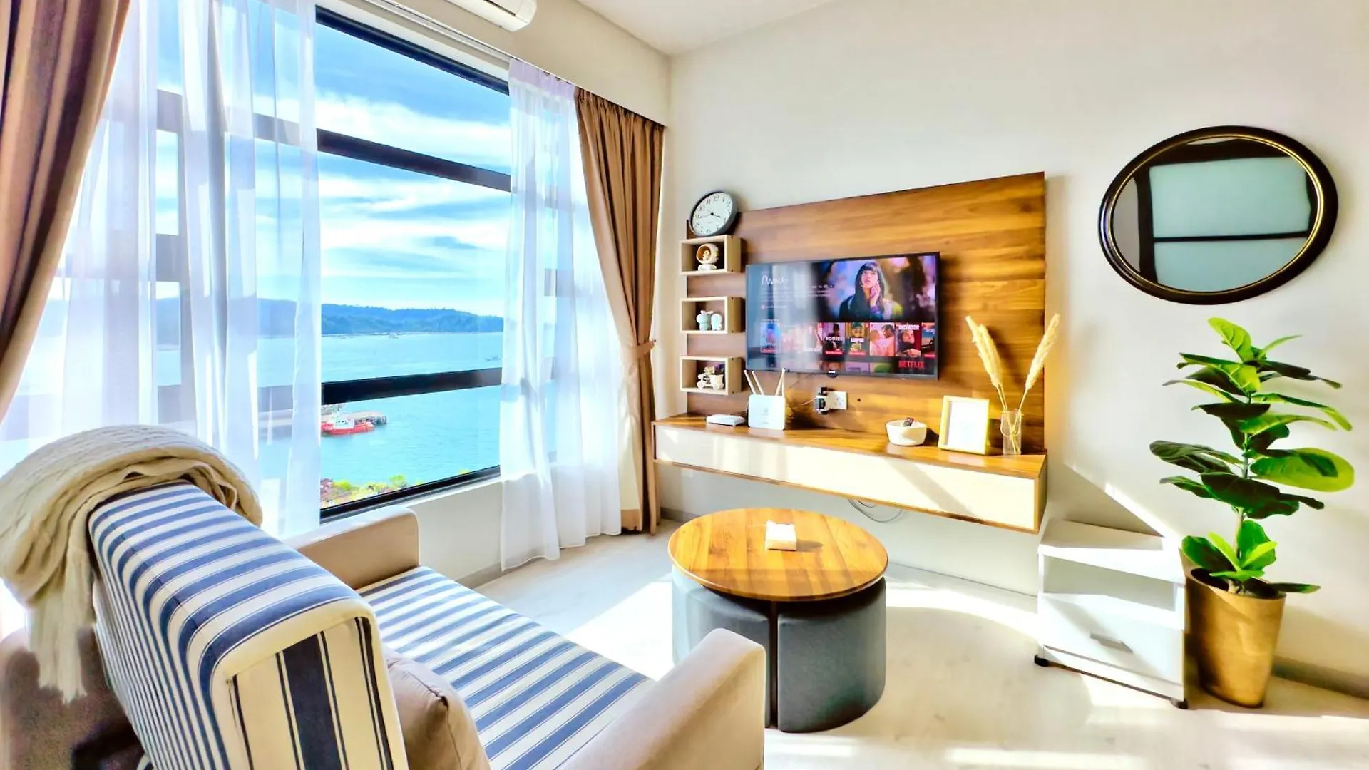 #3 Jesselton Quay City Pads Seaview By Zeluxo Homes Kota Kinabalu 0*,  Malesia